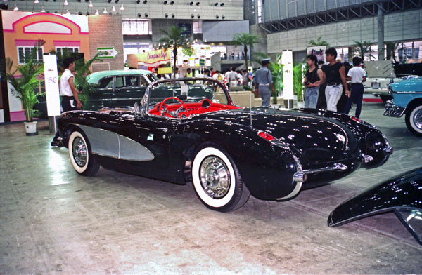 56-01c 90-26-26 1956 Chevrolette Corvette Roadster.jpg